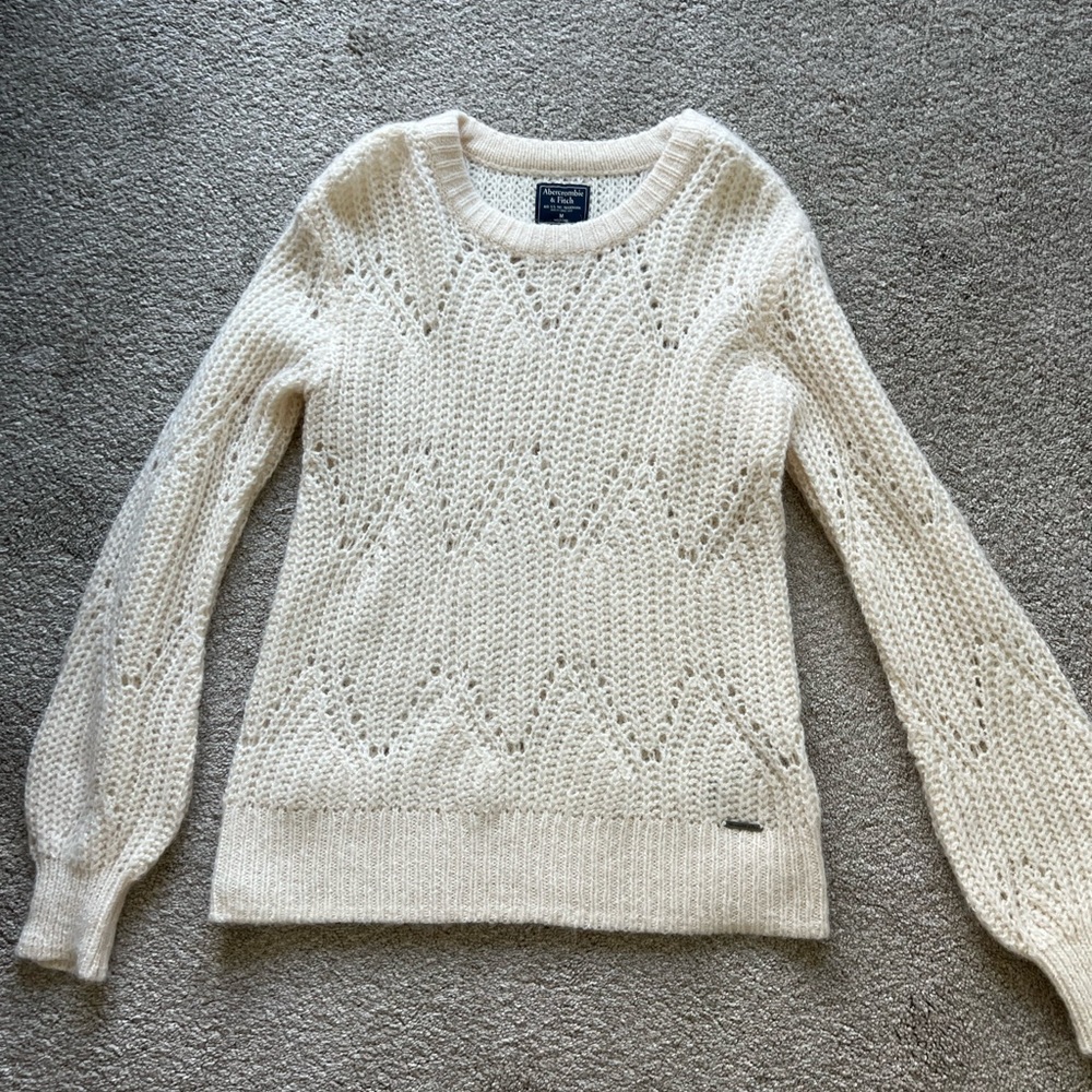Medium Abercrombie and Fitch Womens Knit Sweater
